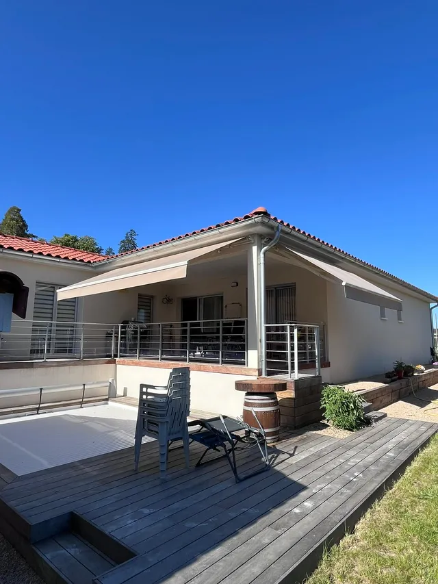 Store banne monobloc de fabrication maison, Miribel