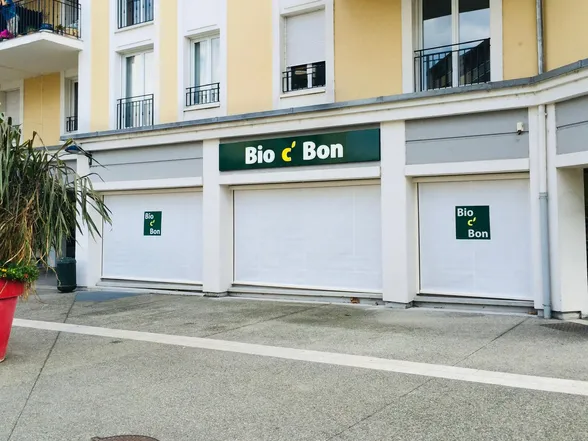 Stores-bannettes pour un magasin d'alimentation bio, Aix-les-Bains