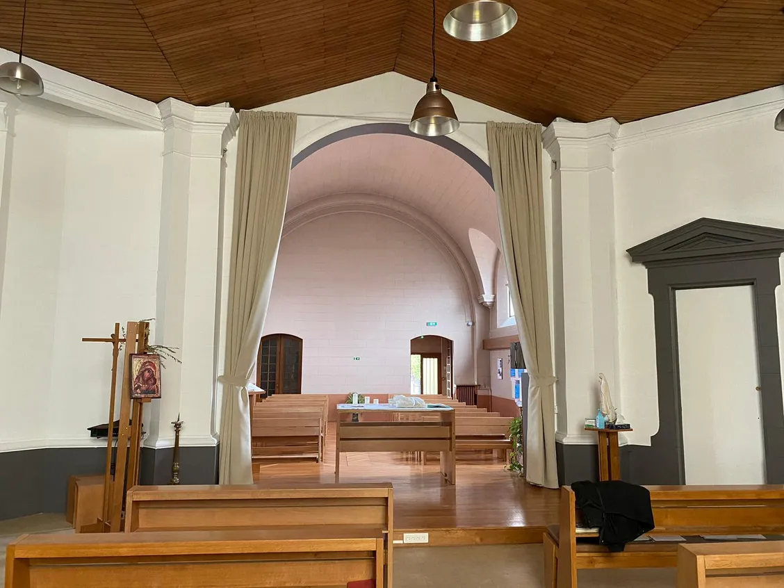 Rideau acoustique dans une église, Caluire-et-Cuire