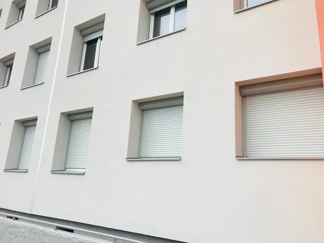 Remplacement des volets d'une résidence, Miribel