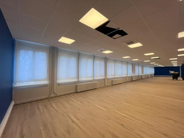 Stores à enroulement pour des bureaux, Lyon