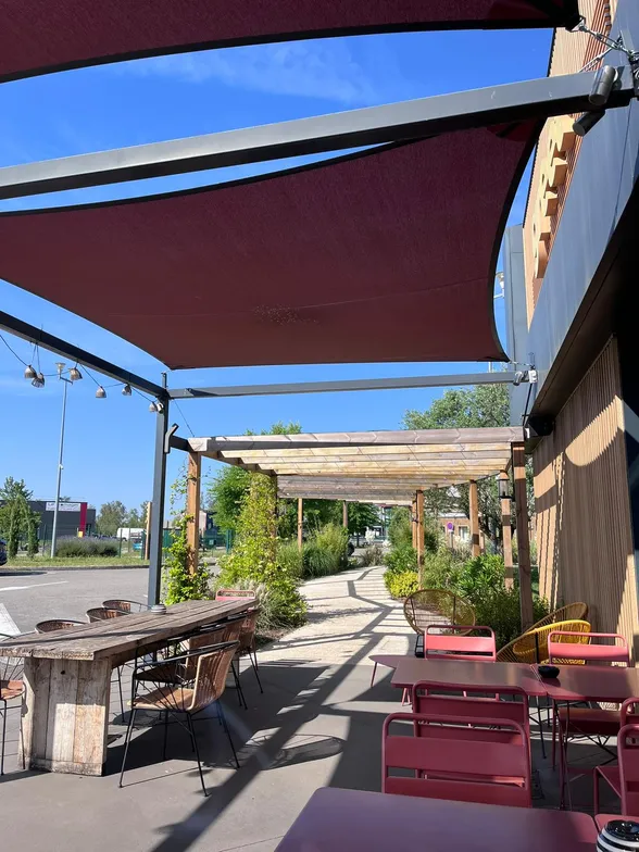 Aménagement complet d'un hôtel-restaurant, Montagnat
