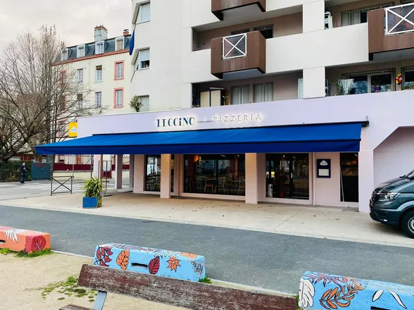 Store de devanture pour une pizzeria, Oullins