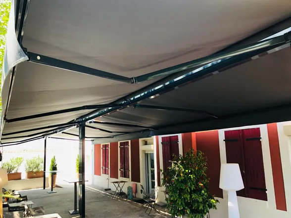 Structure autoportante pour un restaurant, Miribel, photo 2