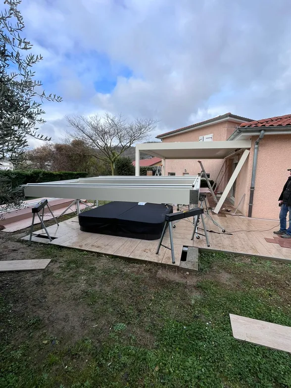 Deux pergolas bioclimatiques et un jacuzzi, Miribel, photo 3