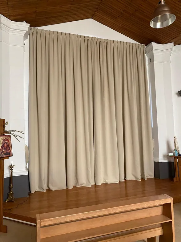 Rideau acoustique dans une église, Caluire-et-Cuire, photo 3