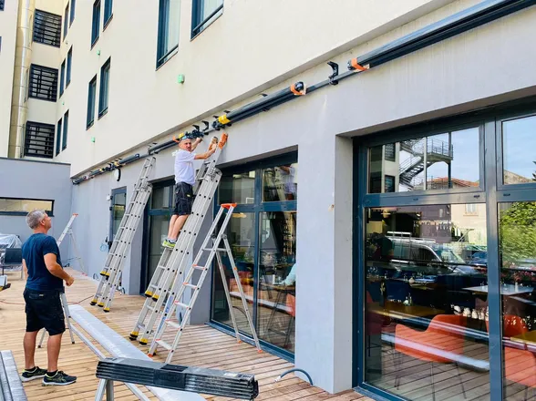 Deux stores bannes de grande dimension, Oullins, photo 3
