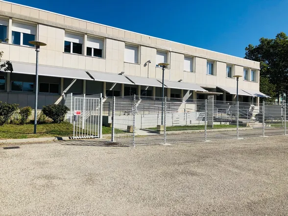 Treize stores bannes pour un lycée, Grenoble, photo 4